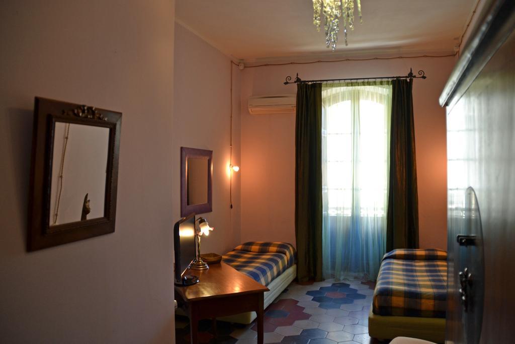 La Babbajola Hotel Iglesias Szoba fotó